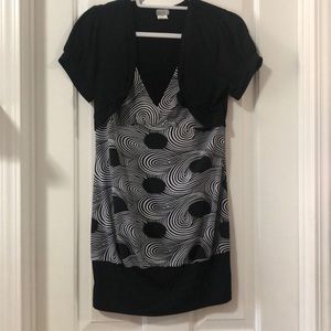 Black/white spiral shirt